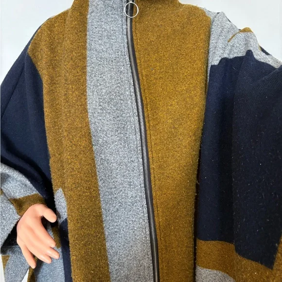 Apricot Colorblock Cape. size M/L - Picture 8 of 13